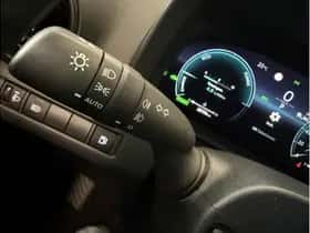 Toyota C-HR thumbnail 24