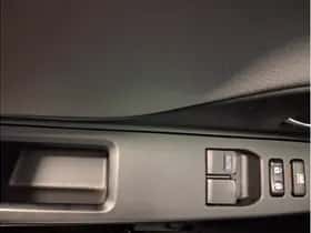 Toyota Yaris (2018) thumbnail 31