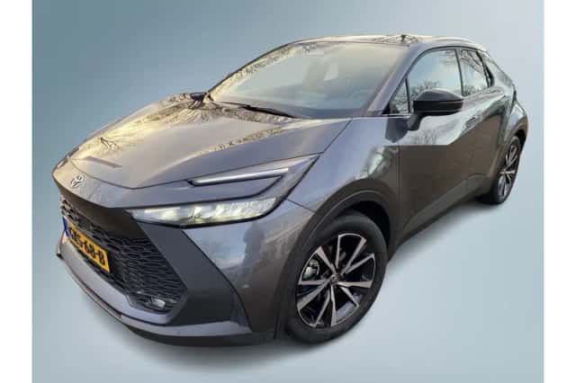 Toyota C-HR (2024) thumbnail 1