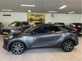 Toyota C-HR (2024) thumbnail 3