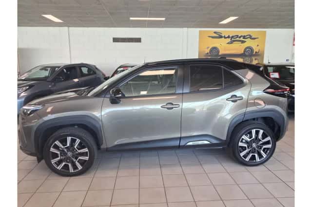 Toyota Yaris Cross (2024) thumbnail 3