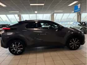 Toyota C-HR (2024) thumbnail 7
