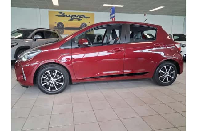 Toyota Yaris (2019) thumbnail 3