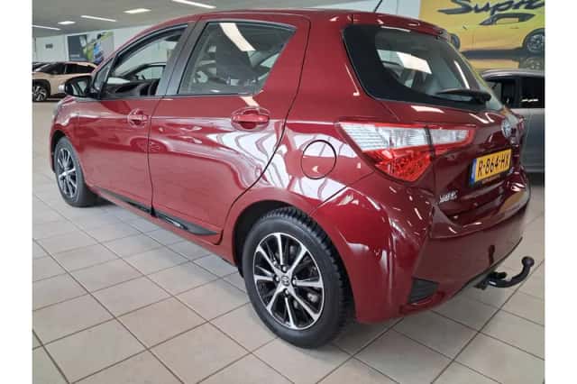 Toyota Yaris (2019) thumbnail 4