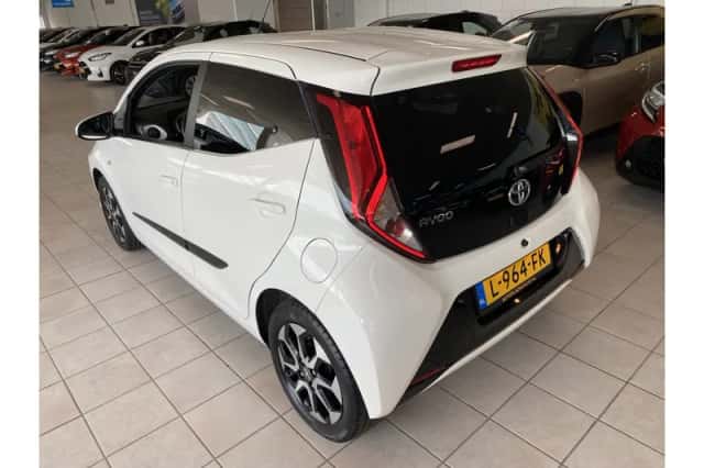 Toyota Aygo (2021) thumbnail 4