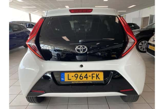 Toyota Aygo (2021) thumbnail 5