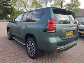 Toyota Land Cruiser (2024) thumbnail 3