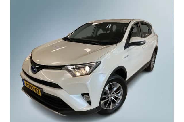 Toyota RAV4 (2017) thumbnail 1