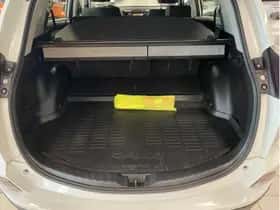 Toyota RAV4 (2017) thumbnail 11