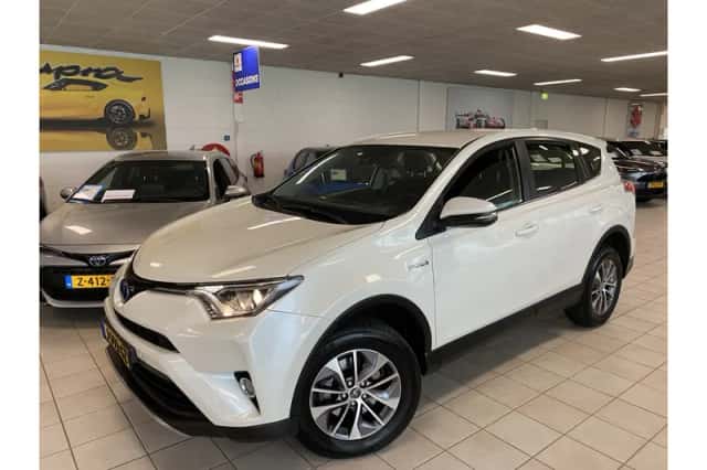 Toyota RAV4 (2017) thumbnail 3