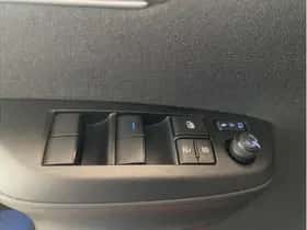 Toyota Yaris (2023) thumbnail 19