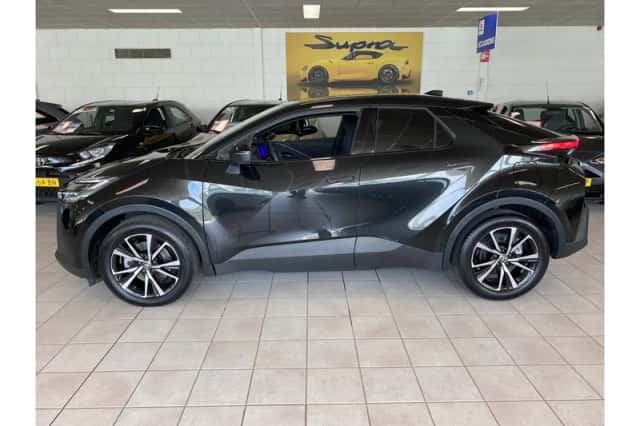 Toyota C-HR (2026) thumbnail 2