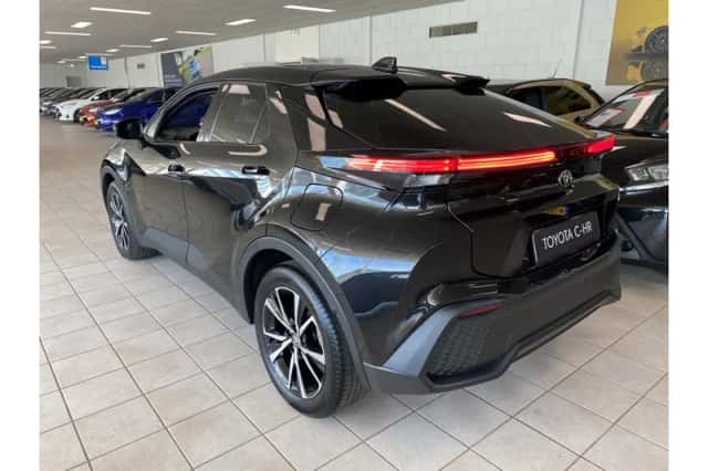 Toyota C-HR (2026) thumbnail 3