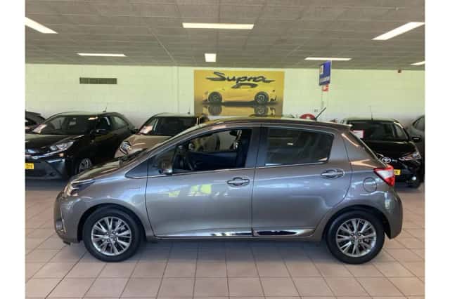 Toyota Yaris (2018) thumbnail 3