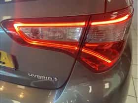 Toyota Yaris (2018) thumbnail 9