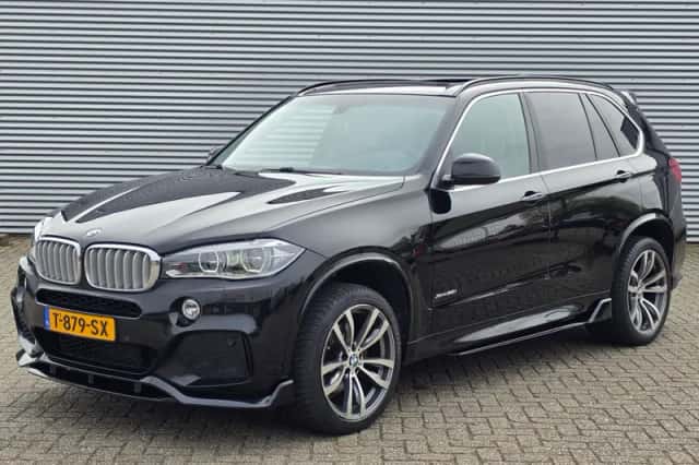 BMW X5 (2015) thumbnail 1