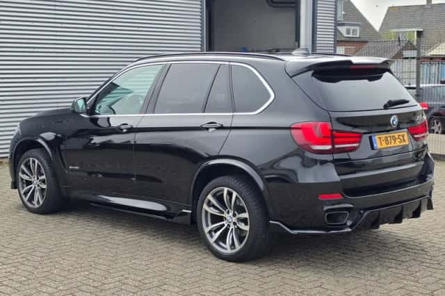 BMW X5 (2015) thumbnail 6