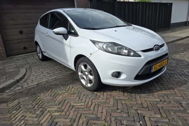 Ford Fiesta (2009) thumbnail 2