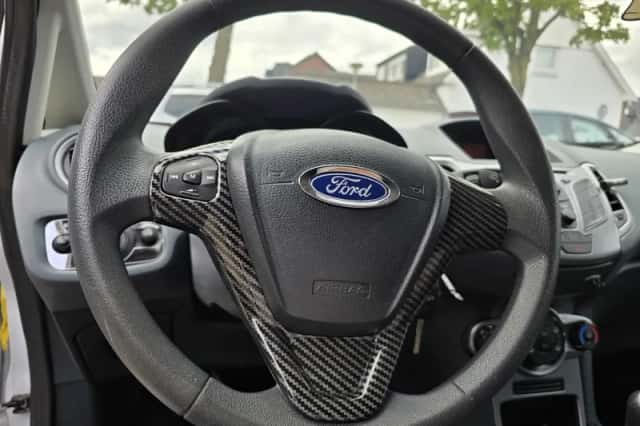 Ford Fiesta (2009) thumbnail 6