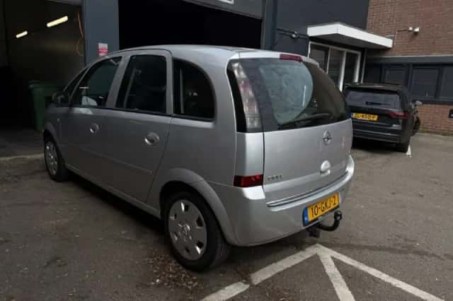 Opel Meriva (2008) thumbnail 4