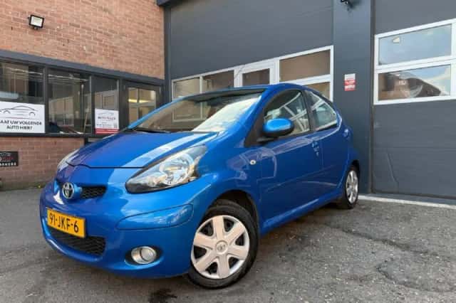 Toyota Aygo (2009) thumbnail 1