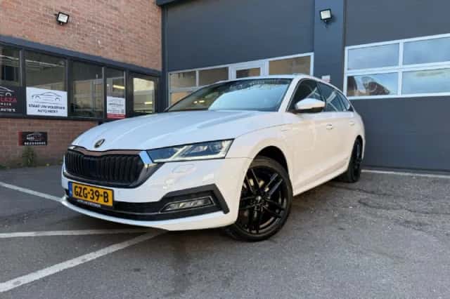 Škoda Octavia (2021) thumbnail 1