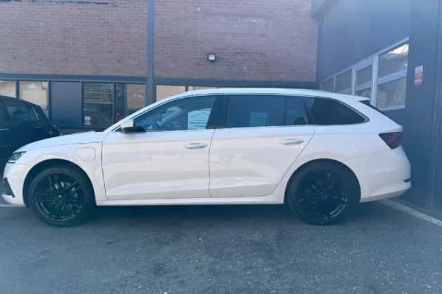 Škoda Octavia (2021) thumbnail 2