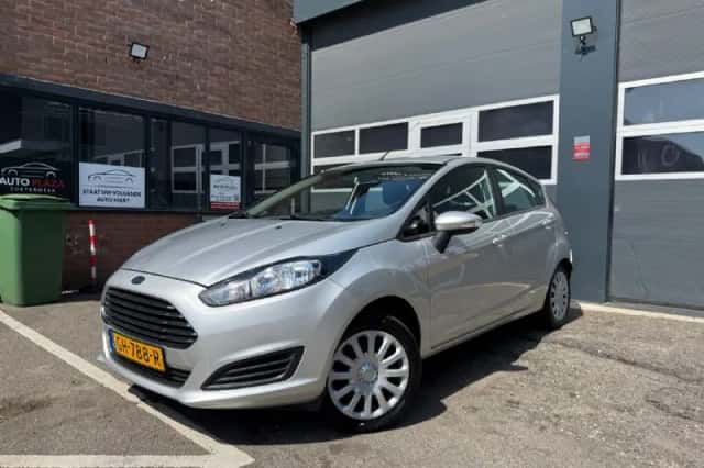 Ford Fiesta (2015) thumbnail 1