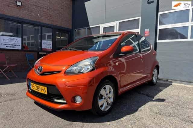 Toyota Aygo (2012) thumbnail 1