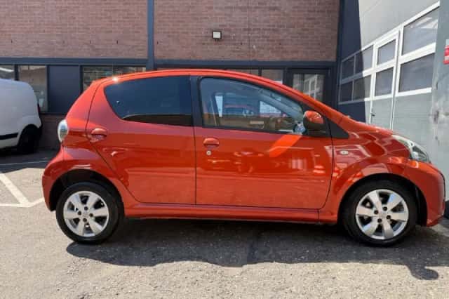 Toyota Aygo (2012) thumbnail 4