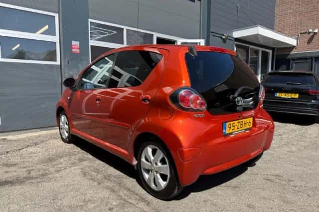 Toyota Aygo (2012) thumbnail 6