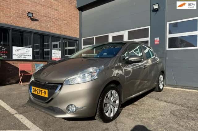 Peugeot 208 (2013) thumbnail 1