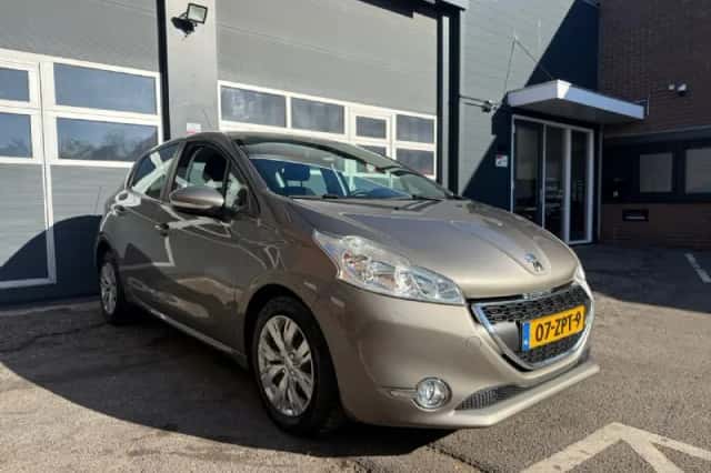 Peugeot 208 (2013) thumbnail 3