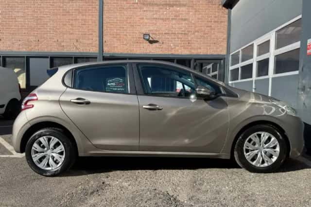 Peugeot 208 (2013) thumbnail 4
