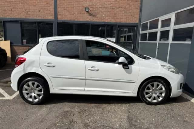 Peugeot 207 (2010) thumbnail 4