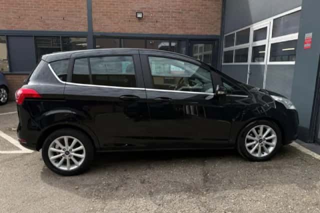 Ford B-Max (2015) thumbnail 4