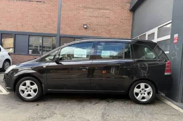 Opel Zafira (2006) thumbnail 2