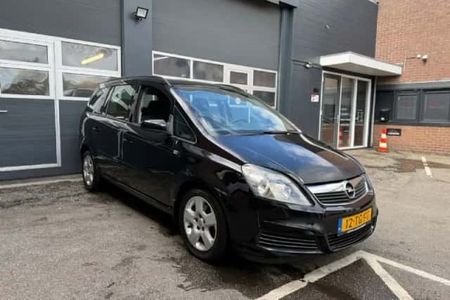 Opel Zafira (2006) thumbnail 3