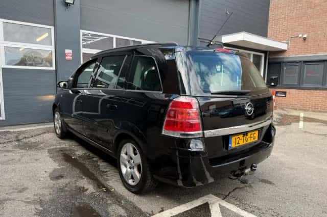 Opel Zafira (2006) thumbnail 6