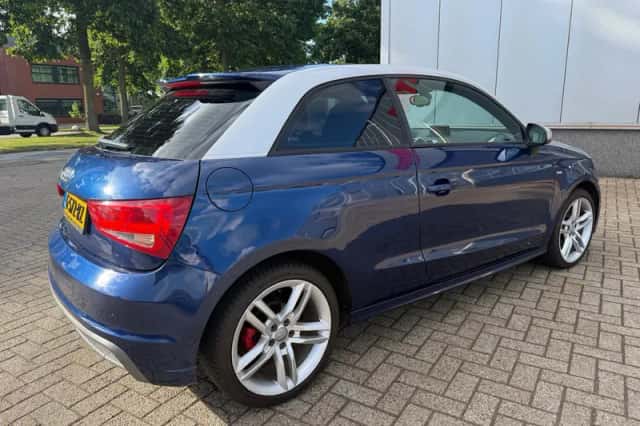 Audi A1 (2011) thumbnail 6