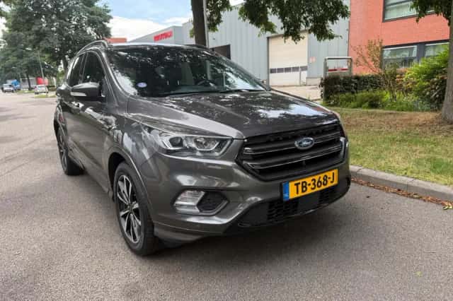 Ford Kuga (2018) thumbnail 1