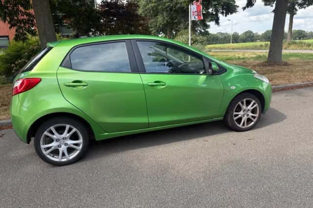 Mazda 2 (2007) thumbnail 5
