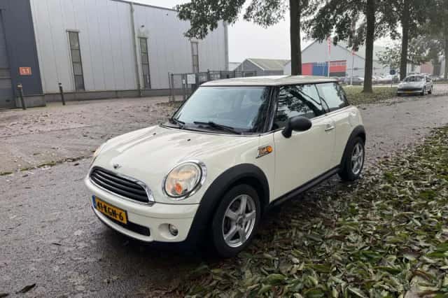 MINI One (2009) thumbnail 2