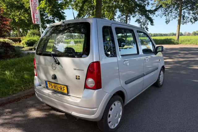 Opel Agila (2005) thumbnail 4