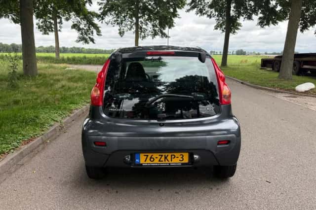 Peugeot 107 (2010) thumbnail 5