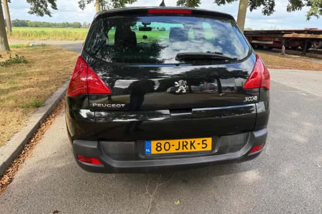Peugeot 3008 (2009) thumbnail 4