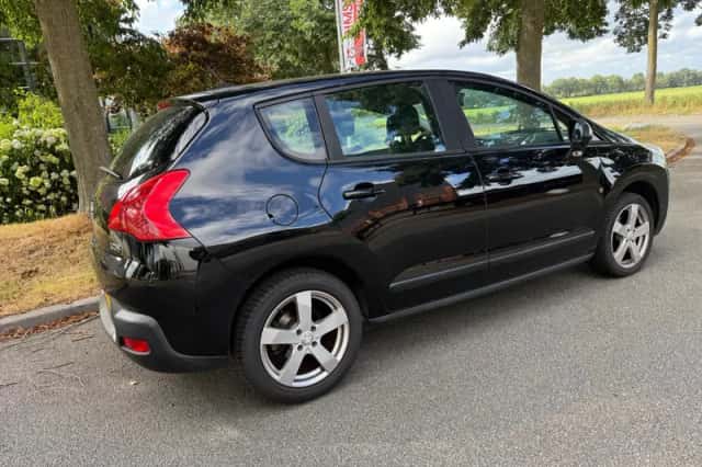 Peugeot 3008 (2009) thumbnail 6
