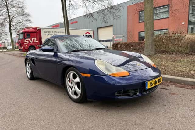Porsche Boxster (2002) thumbnail 1