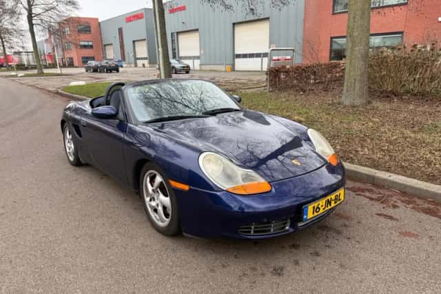 Porsche Boxster (2002) thumbnail 3
