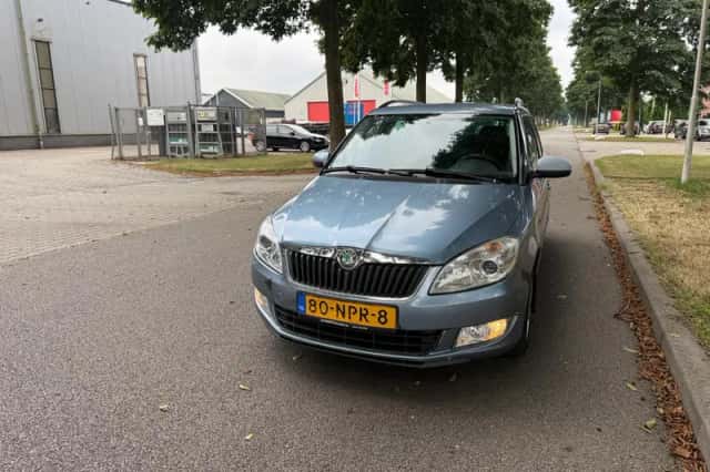 Škoda Fabia (2010) thumbnail 2